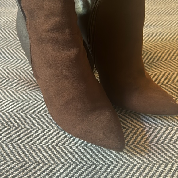 Combo of suede and leather heeled boots in chocolate color - Picture 7 of 7